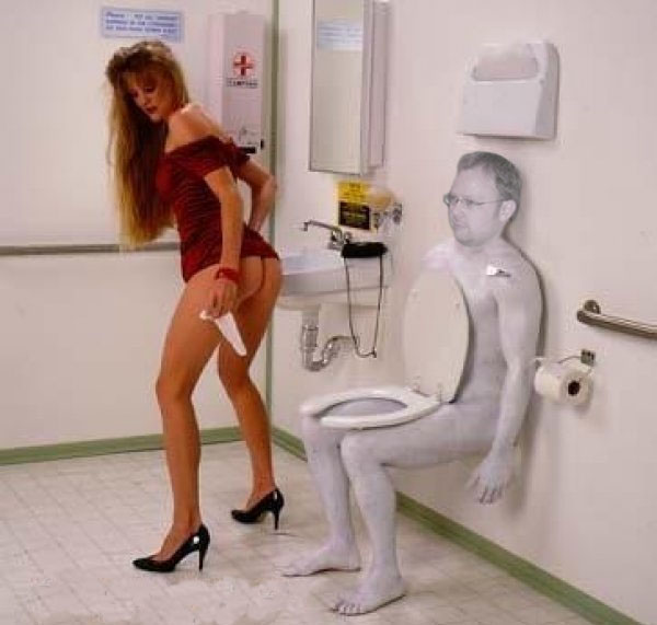 Dave_as_a_toilet 2012